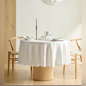 Quince Linen 70” Round Tablecloth in White